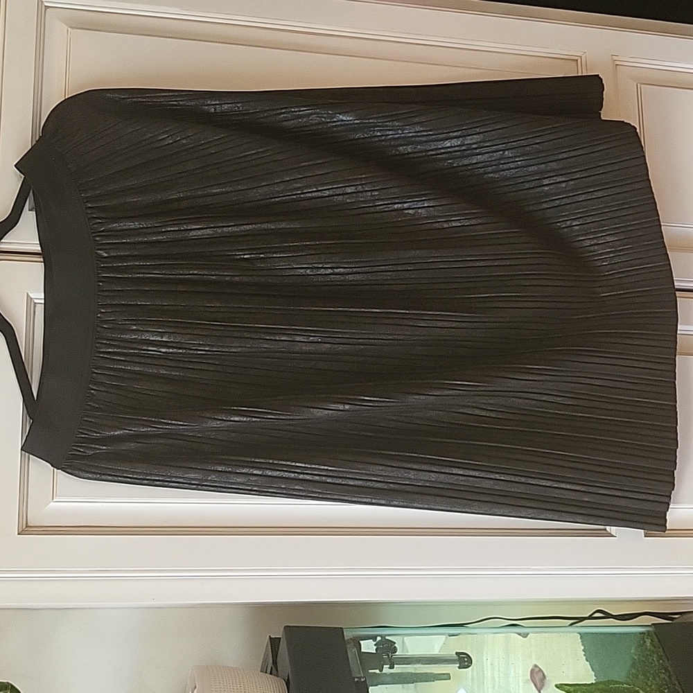 Women's black leather look pleated skirt size medium
